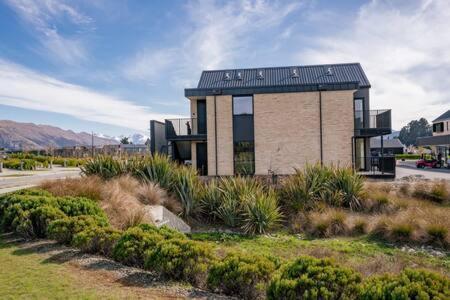 Alps Serenity Retreat - วานากา ภายนอก รูปภาพ