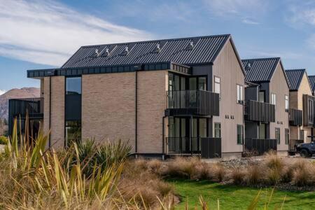 Alps Serenity Retreat - วานากา ภายนอก รูปภาพ